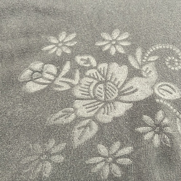 Eddie Bauer Gray Button Down Cardigan Flower Applique Sz M GUC - Picture 6 of 11